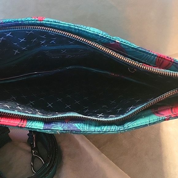 Lug Dazzle Crossbody Bag Pine Ornaments NWT RARE FIND - Picture 5 of 9